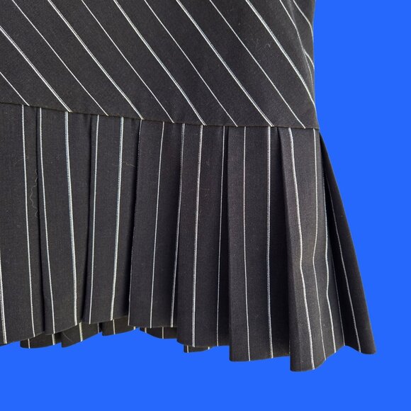 Y2K Black Pinstriped Pleated Mini Skirt Size S Academia Office Goth Emo Preppy - Picture 3 of 5